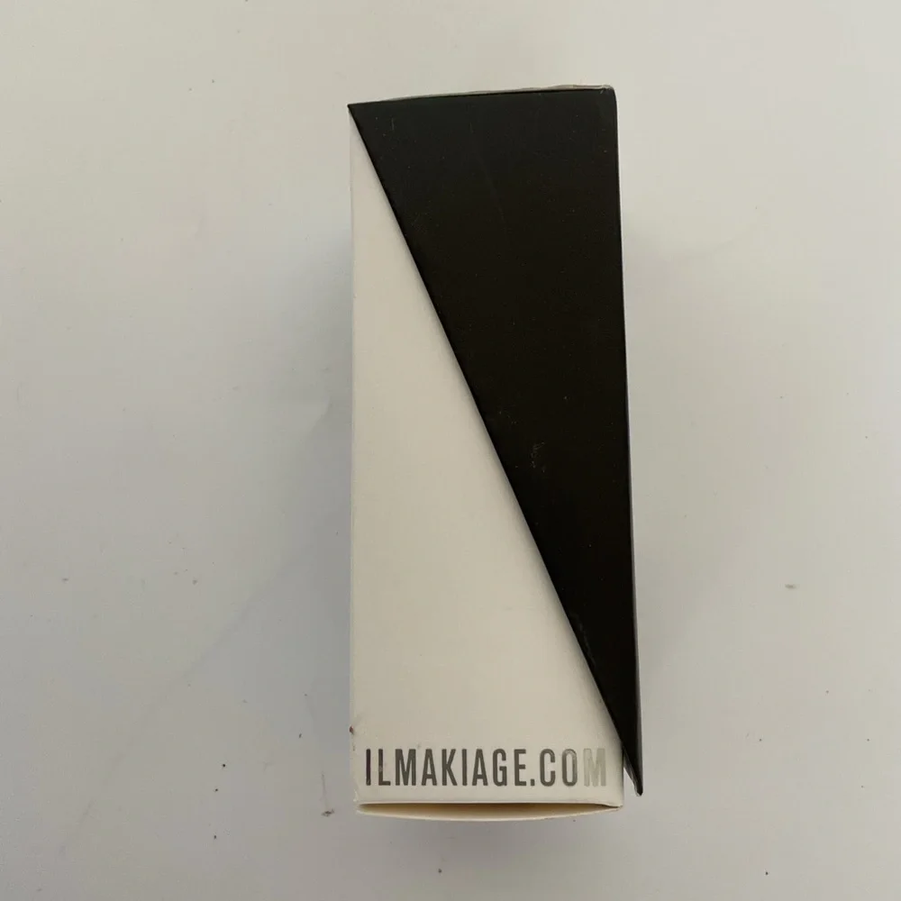 IL Makiage woke Up Like This Flawless Base Foundation in Shade 035